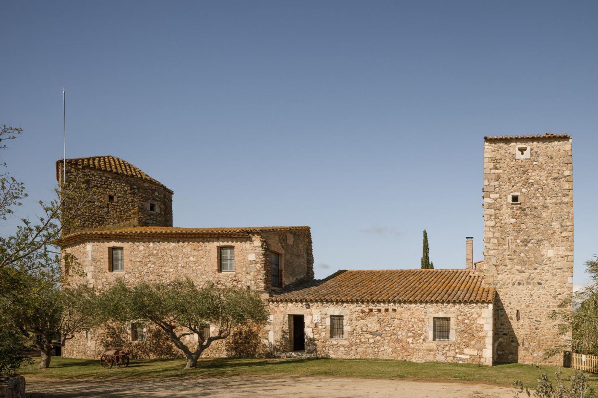 Hotel Castell De Vallgornera Peralada Extérieur photo