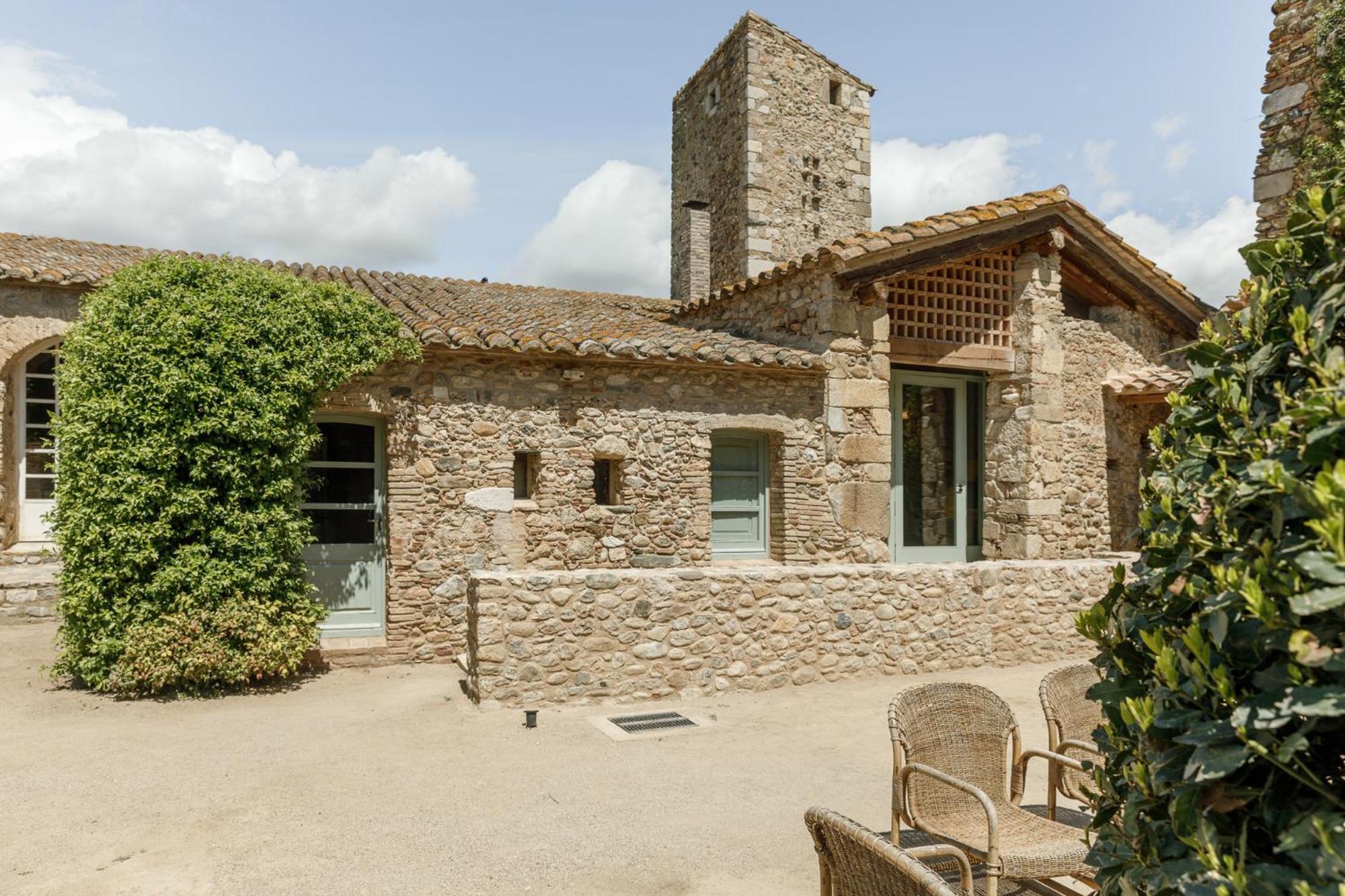 Hotel Castell De Vallgornera Peralada Extérieur photo