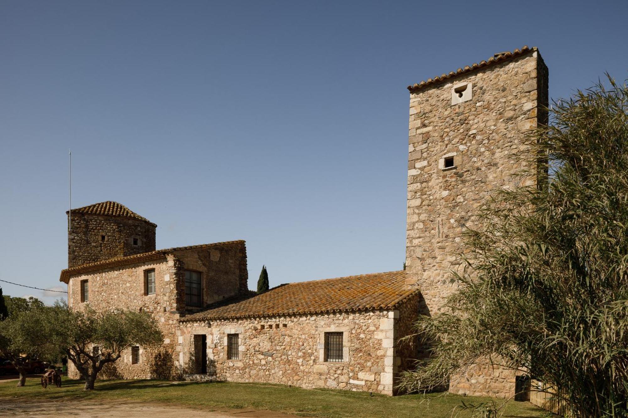 Hotel Castell De Vallgornera Peralada Extérieur photo