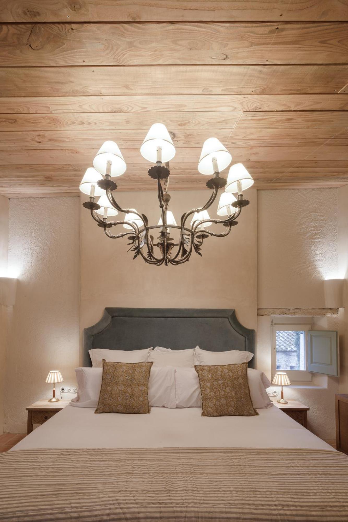 Hotel Castell De Vallgornera Peralada Extérieur photo