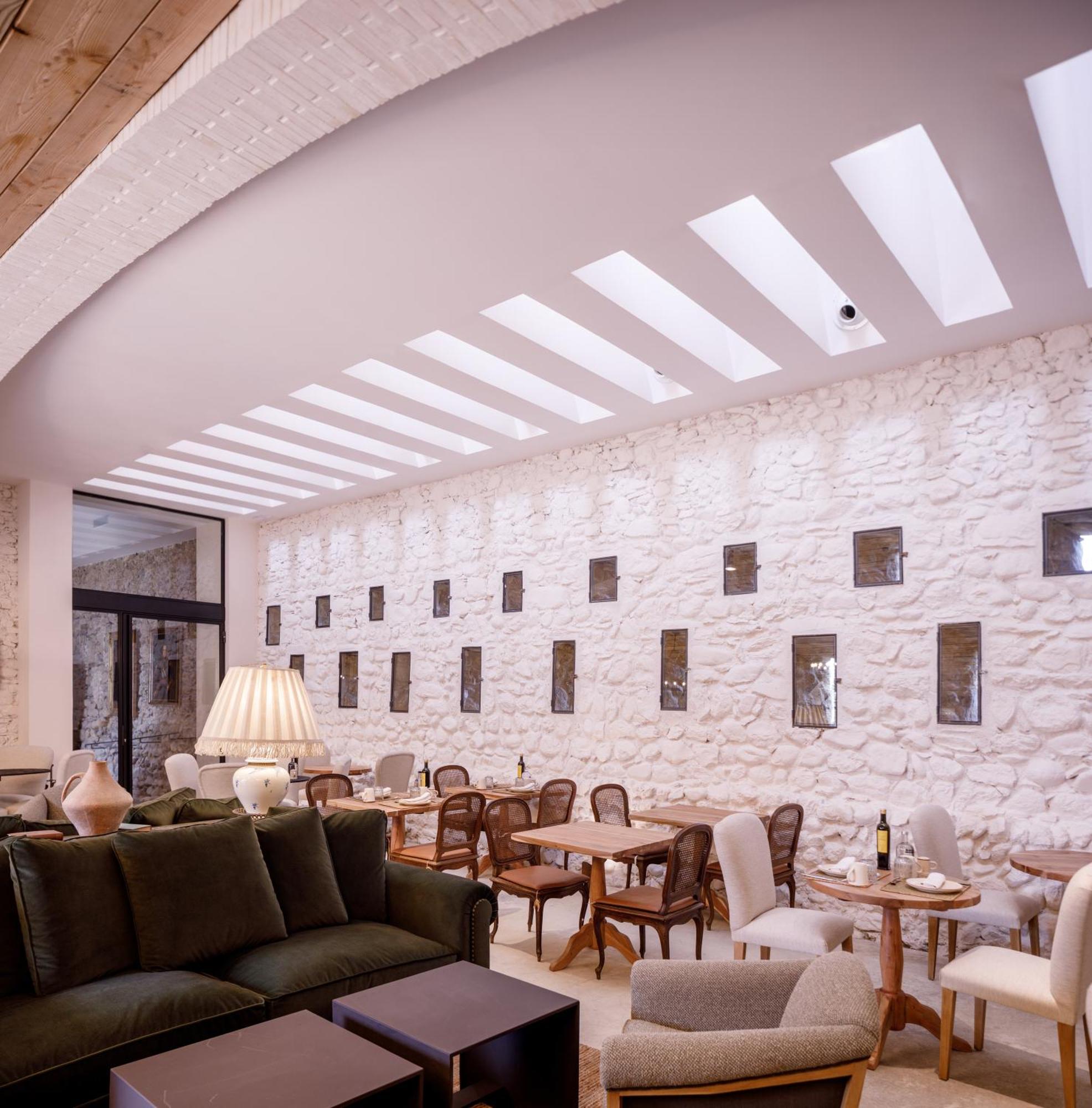 Hotel Castell De Vallgornera Peralada Extérieur photo